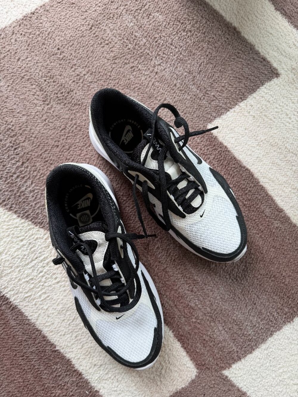 Nike Air Max Bolt Sneakers Black White Panda Women's Size 9